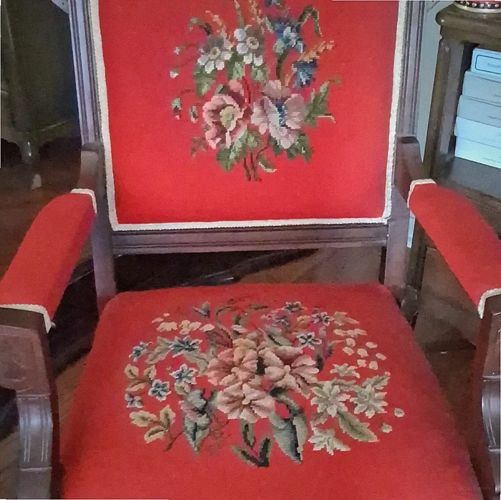 Antique Victorian Armchair/accent chair