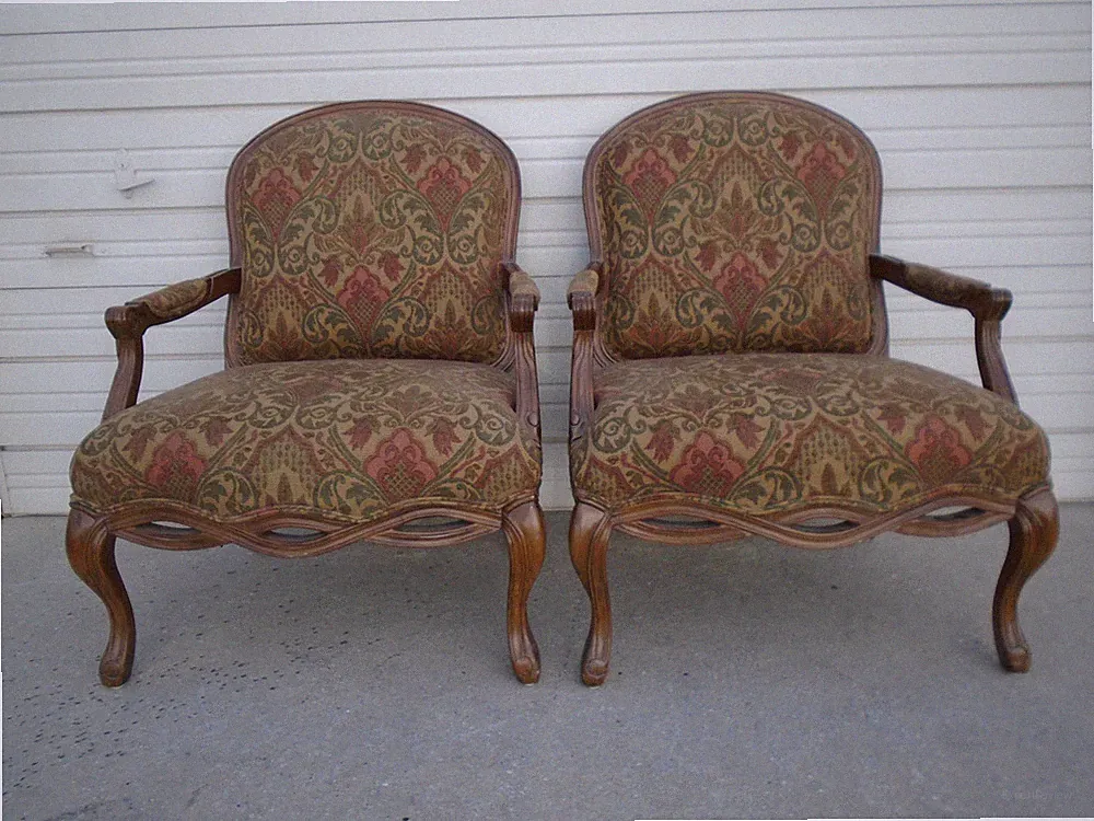 Bernhardt 2 Wide lounge Chairs Carved Interlaced Lace French Bergere Medallion
